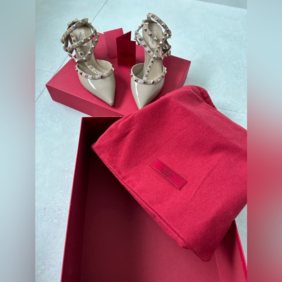 VALENTINO ROCKSTUD Caged Patent Kitten Heels 65MM SZ 39 Poudre/Beige MRP… - Picture 3 of 12